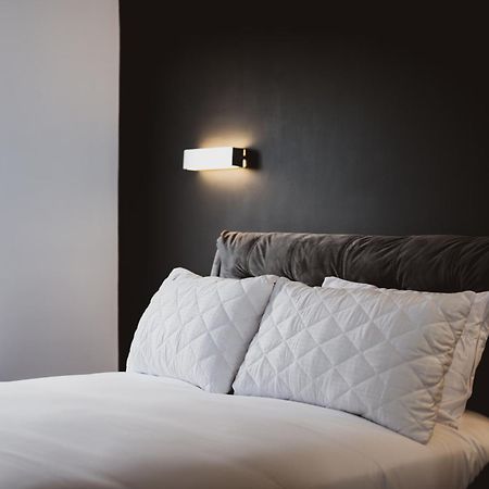 Luxury Apartment By Ocean Village Marina サウサンプトン エクステリア 写真