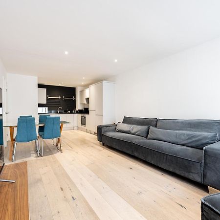 Luxury Apartment By Ocean Village Marina サウサンプトン エクステリア 写真