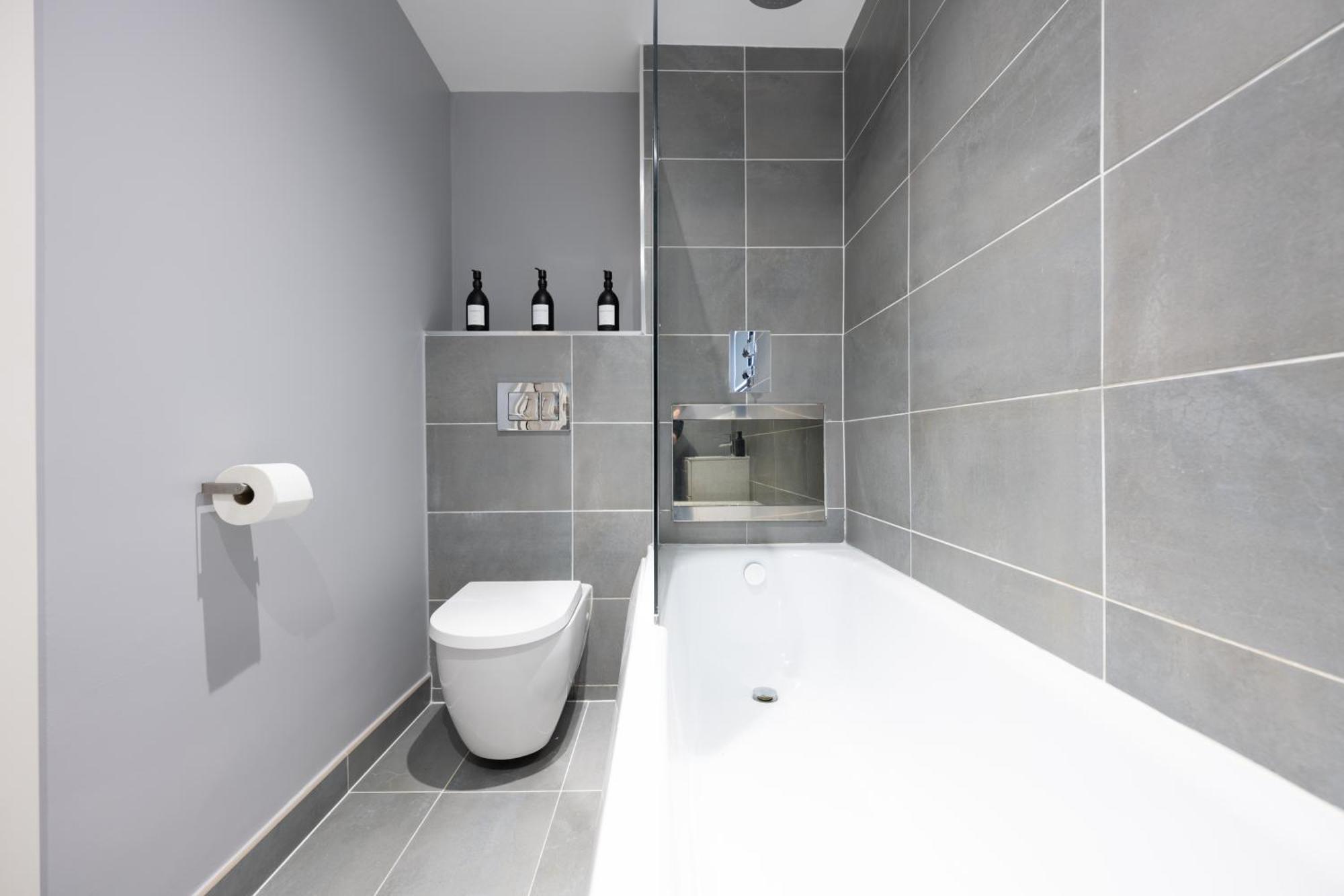 Luxury Apartment By Ocean Village Marina サウサンプトン エクステリア 写真