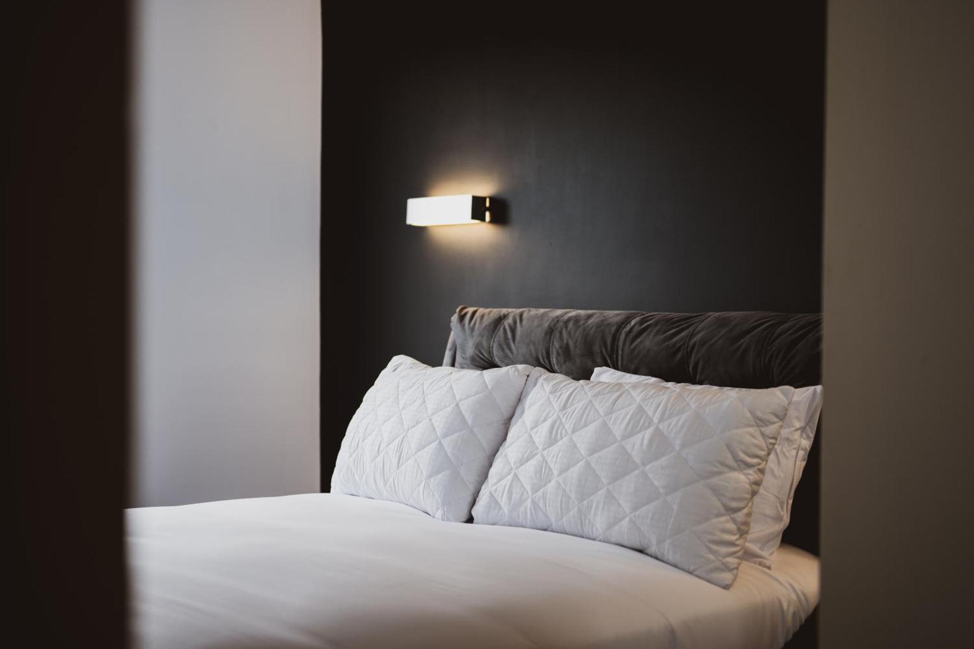 Luxury Apartment By Ocean Village Marina サウサンプトン エクステリア 写真