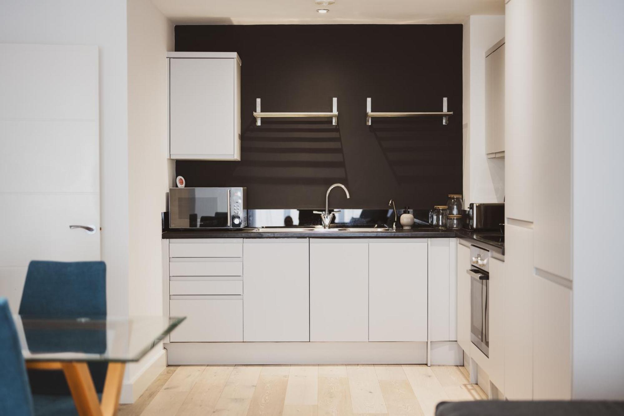 Luxury Apartment By Ocean Village Marina サウサンプトン エクステリア 写真